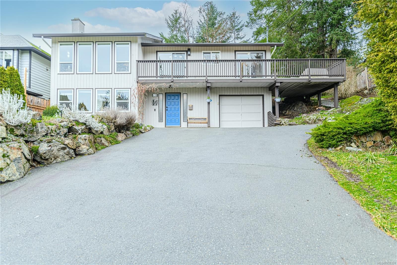 Main Photo: 634 Goldie Ave in Langford: La Thetis Heights House for sale : MLS®# 952359