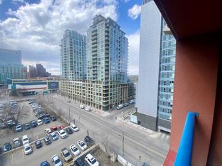 Photo 8: 812 205 Riverfront Avenue SW in Calgary: Chinatown Apartment for sale : MLS®# A2125105