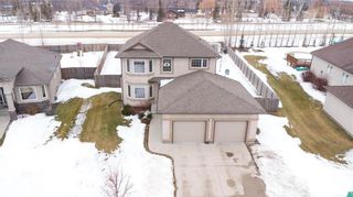 Photo 2: 55 Prairieview Drive in La Salle: House for sale : MLS®# 202400510