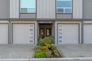 Photo 5: 947 Warbler Close in Langford: La Happy Valley Row/Townhouse for sale : MLS®# 916511