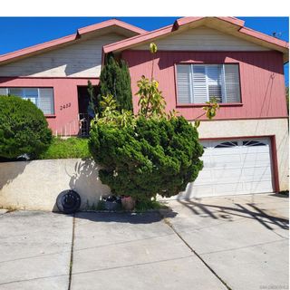 Main Photo: SAN DIEGO House for sale : 4 bedrooms : 2433 Kathleen Pl