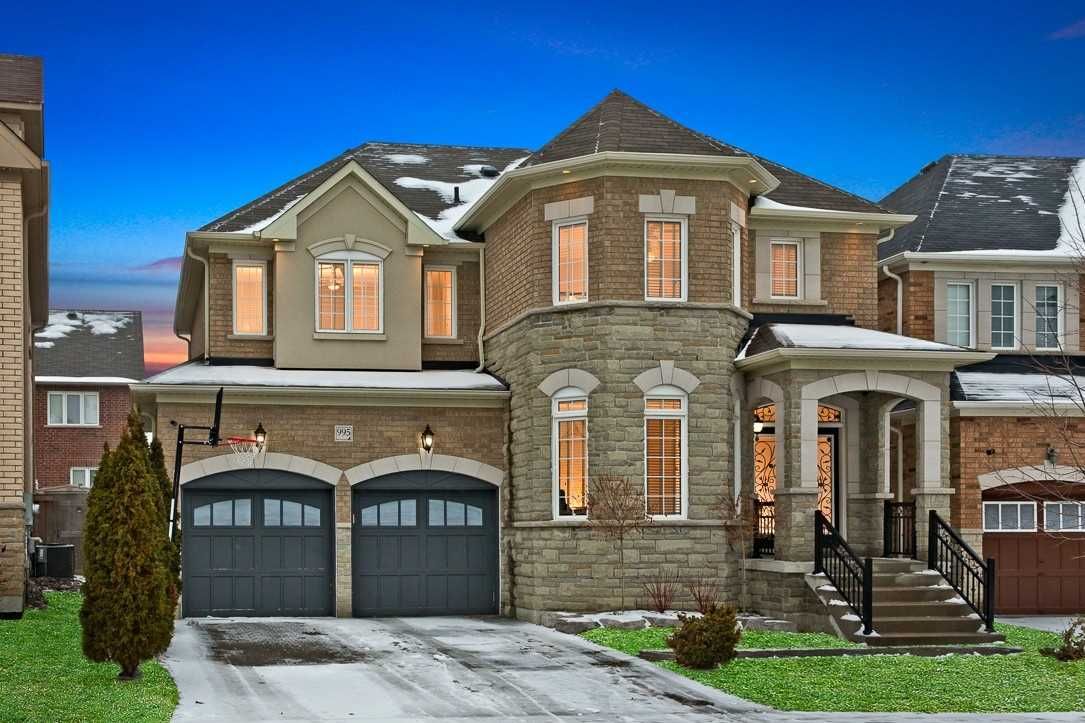 Main Photo: 995 Ernest Cousins Circle in Newmarket: Stonehaven-Wyndham House (2-Storey) for sale : MLS®# N4356964