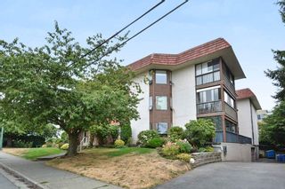 Photo 15: 204 1458 BLACKWOOD Street: White Rock Condo for sale in "Champlain Manor" (South Surrey White Rock)  : MLS®# R2208824