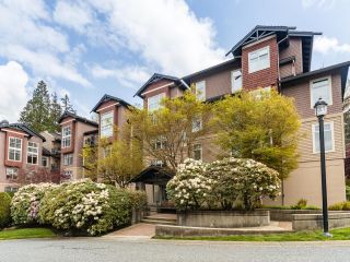 Photo 1: 102 1140 STRATHAVEN Drive in North Vancouver: Northlands Condo for sale in "STRATHAVEN" : MLS®# R2683414