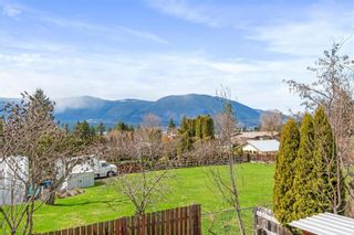 Photo 3: 2021 Northeast 30 Street in Salmon Arm: House for sale : MLS®# 10250237
