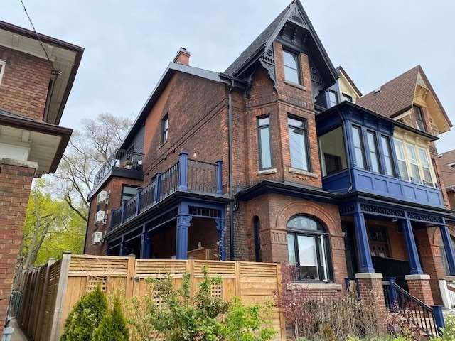 Main Photo: 2 10 Sylvan Avenue in Toronto: Dufferin Grove House (3-Storey) for lease (Toronto C01)  : MLS®# C5217895