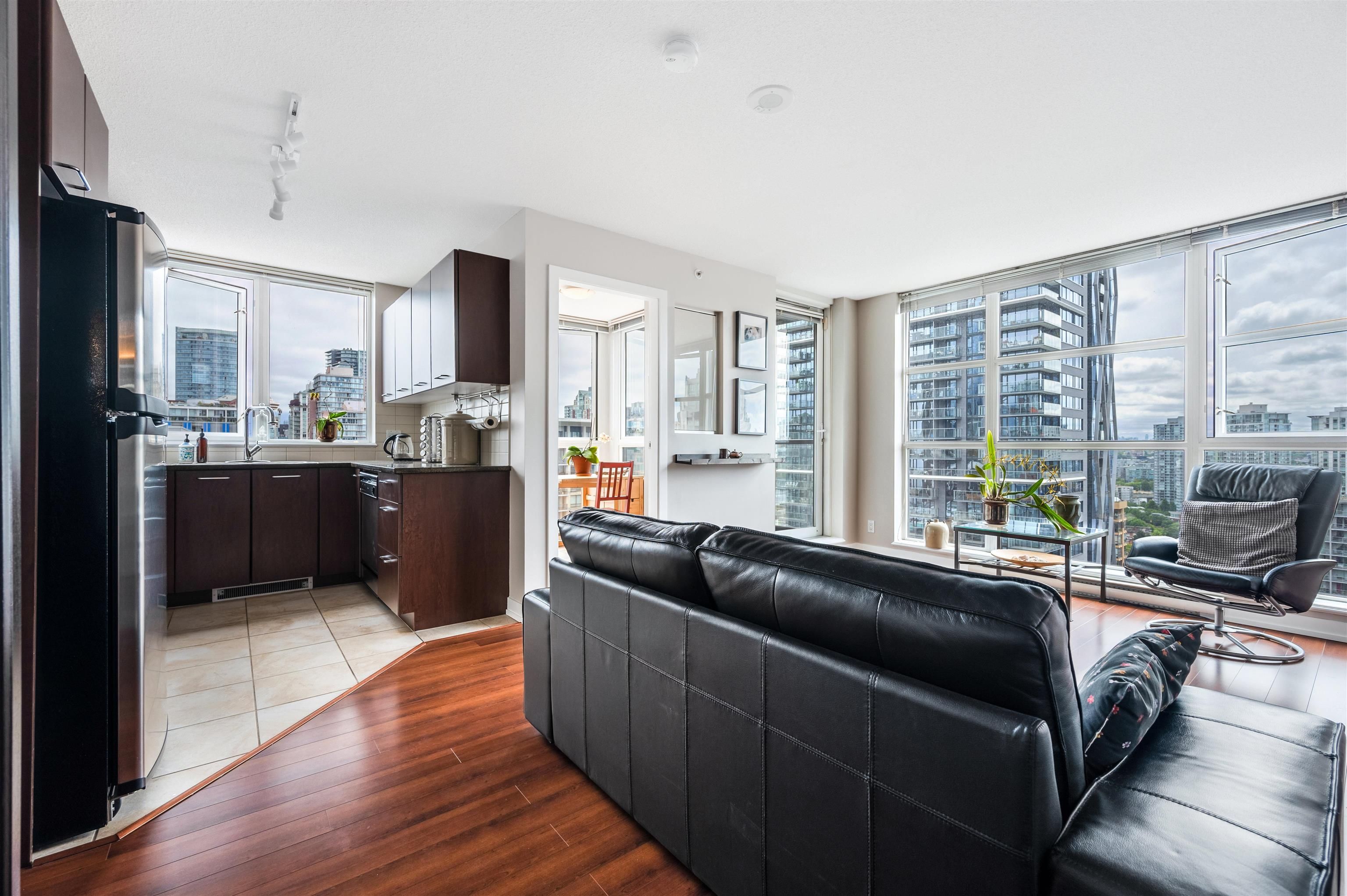 Main Photo: 1904 1155 SEYMOUR Street in Vancouver: Downtown VW Condo for sale in "BRAVA" (Vancouver West)  : MLS®# R2797416