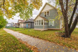 Photo 2: 430 Harvard Avenue in Winnipeg: House for sale : MLS®# 202400409