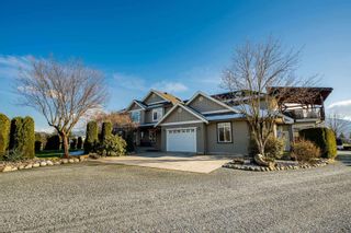 Photo 2: 43026 SOUTH SUMAS ROAD in Chilliwack: House for sale : MLS®# R2855701