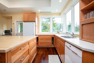 Photo 10: 6220 SUMMIT Avenue in West Vancouver: Gleneagles House for sale : MLS®# R2849568