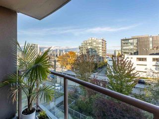 Photo 9: 503 1633 8th Avenue in Vancouver: Fairview VW Condo for sale (Vancouver West)  : MLS®# R2411570