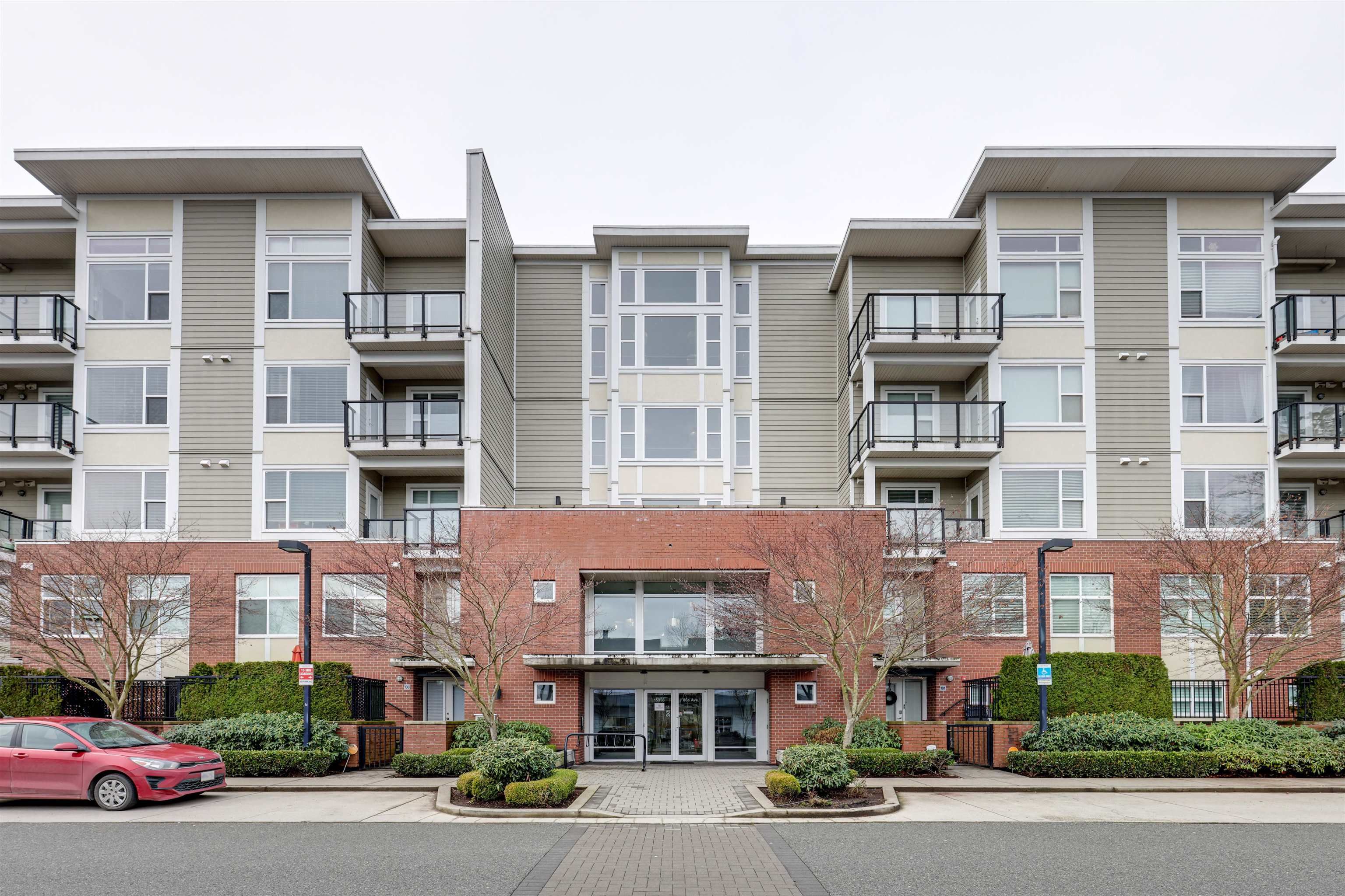 Main Photo: 407 15956 86A Avenue in Surrey: Fleetwood Tynehead Condo for sale in "ASCEND" : MLS®# R2744362
