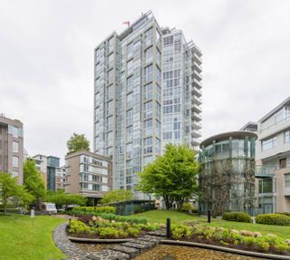 Photo 1: 301 1228 MARINASIDE Crescent in Vancouver: Yaletown Condo for sale (Vancouver West)  : MLS®# R2689709