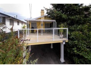 Photo 2: 988 STEVENS Street: White Rock Home for sale ()  : MLS®# 988 STEVENS ST 