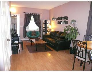 Photo 2: 808 MAGNUS Avenue in WINNIPEG: North End Residential for sale (North West Winnipeg)  : MLS®# 2916912