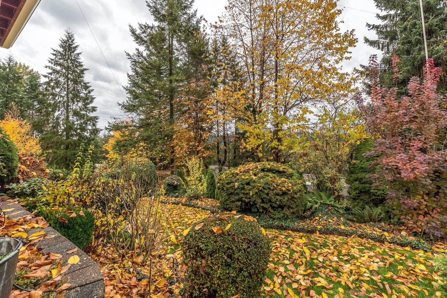 Photo 39: Photos: 344 OXFORD Drive in Port Moody: College Park PM House for sale : MLS®# R2631016