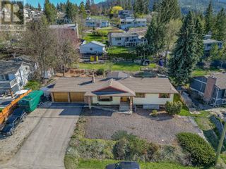 Photo 3: 1880 2 Avenue SE in Salmon Arm: House for sale : MLS®# 10310873