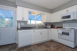 Photo 4: 20867 125 Avenue in Maple Ridge: Home for sale : MLS®# R2131425