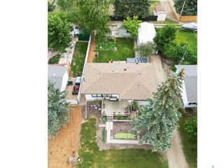 Photo 2: 136 Queen Street in Elbow: Residential for sale : MLS®# SK933633