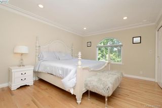 Photo 10: 3351 Doncaster Dr in VICTORIA: SE Cedar Hill House for sale (Saanich East)  : MLS®# 810474