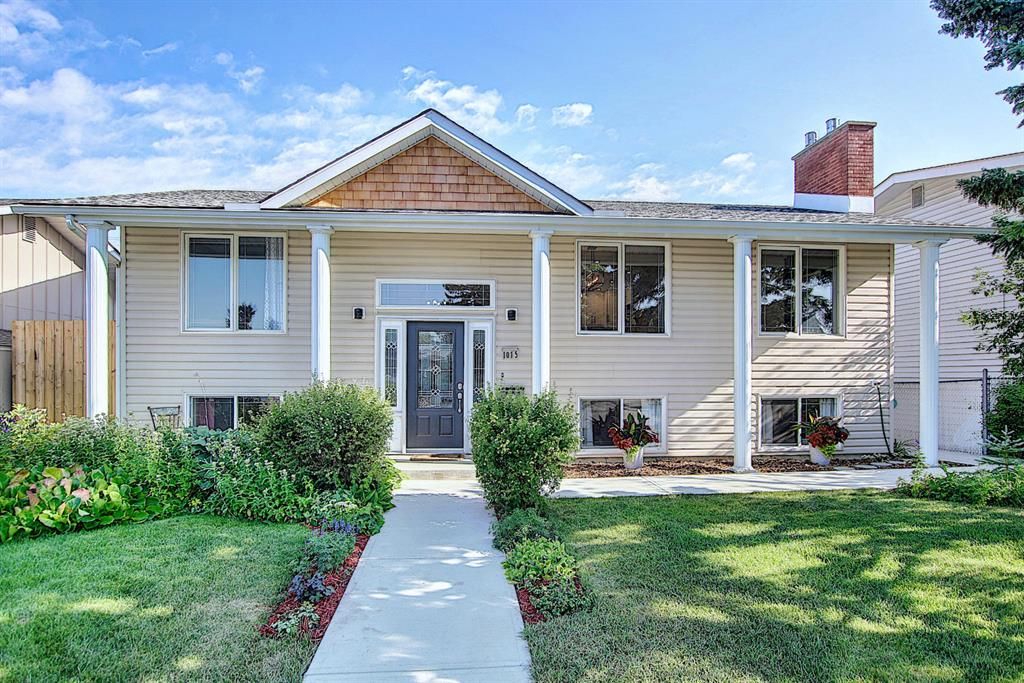 Beautifully upgraded four bedroom home!