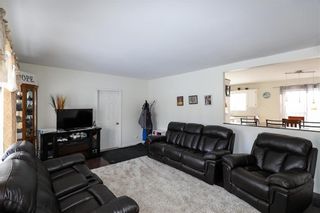 Photo 10: 27 Twin Oaks Place in Grunthal: R16 Residential for sale : MLS®# 202102930