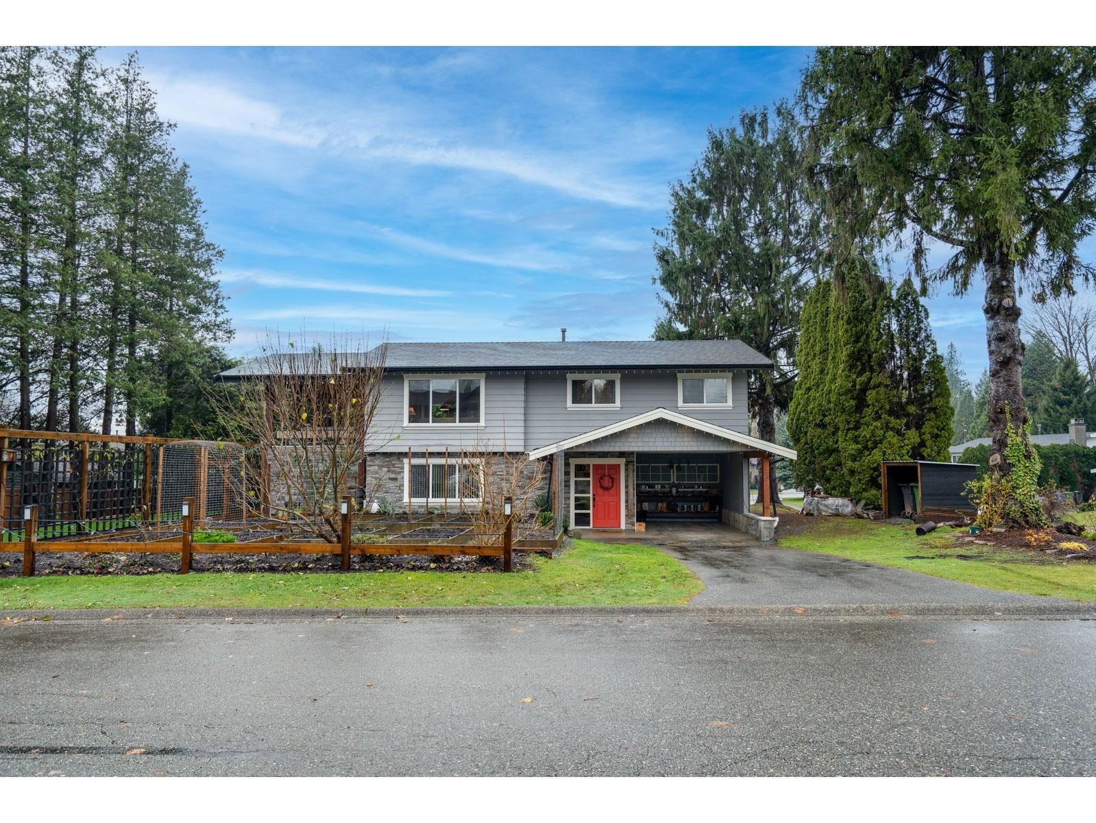 Main Photo: 34689 ST MATTHEWS Way in Abbotsford: Abbotsford East House for sale : MLS®# R2636475