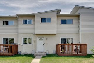 Photo 3: 2 4515 7 Avenue SE in Calgary: Forest Heights Row/Townhouse for sale : MLS®# A1174535