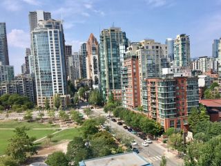 Photo 5: 1501 1383 MARINASIDE CRESCENT in Vancouver: Yaletown Condo for sale (Vancouver West)  : MLS®# R2195736