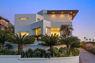 Main Photo: OCEAN BEACH House for sale : 4 bedrooms : 4373 Osprey Street in San Diego