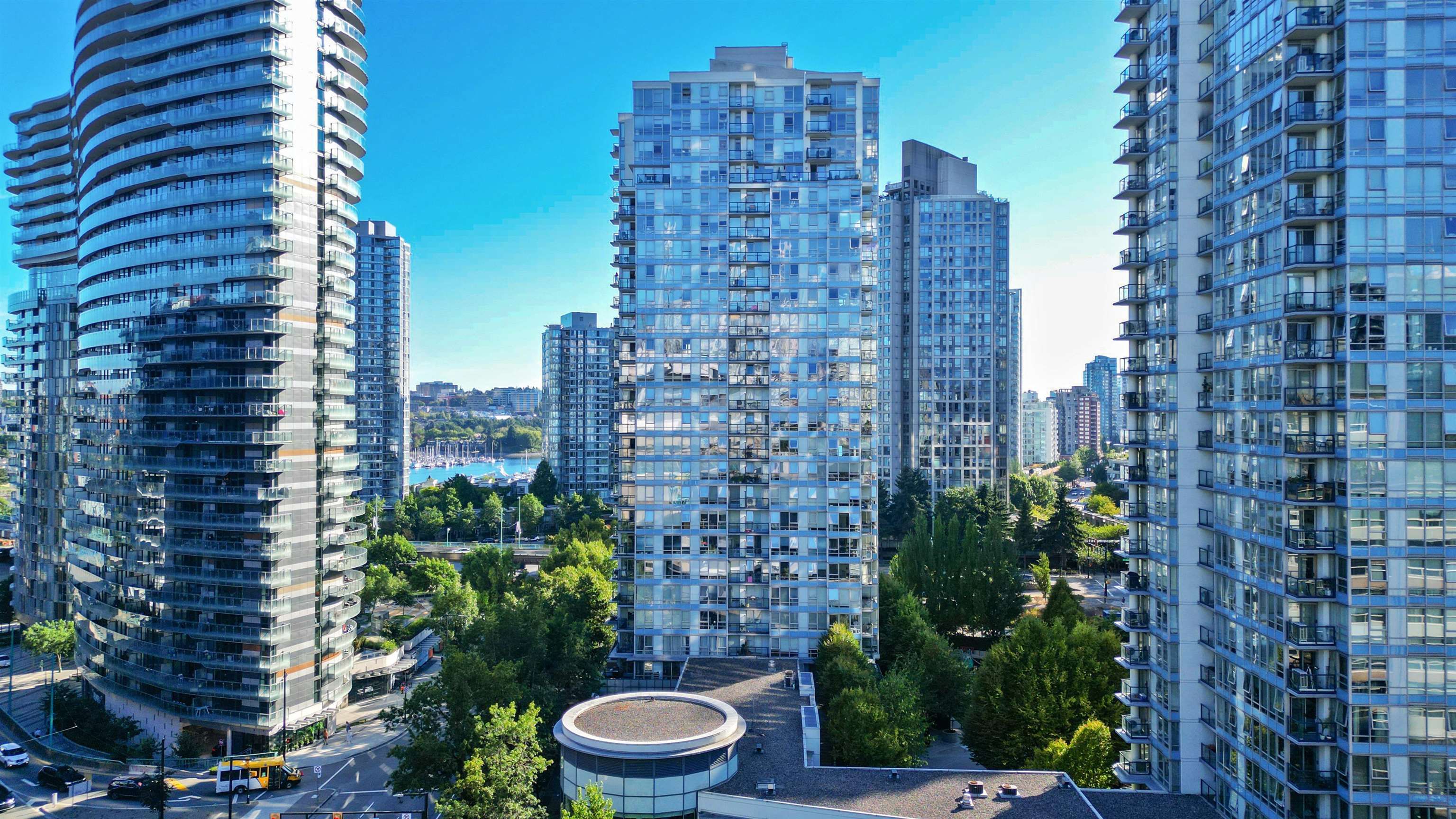 Main Photo: 805 939 EXPO Boulevard in Vancouver: Yaletown Condo for sale in "MAX II" (Vancouver West)  : MLS®# R2805227
