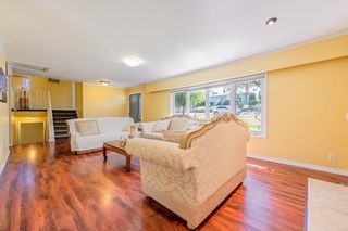 Photo 2: 4407 WILDWOOD Crescent in Burnaby: Garden Village House for sale (Burnaby South)  : MLS®# R2394907
