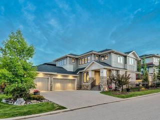 Photo 1: 22 CRESTRIDGE Mews SW in Calgary: Crestmont Detached for sale : MLS®# A1037467