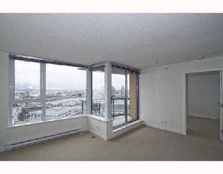 Photo 3: 2801 33 SMITHE Street in Vancouver West: Home for sale : MLS®# V754534