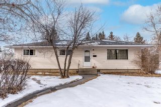 Photo 1: 3611 Charleswood Drive NW in Calgary: Brentwood Detached for sale : MLS®# A1187917