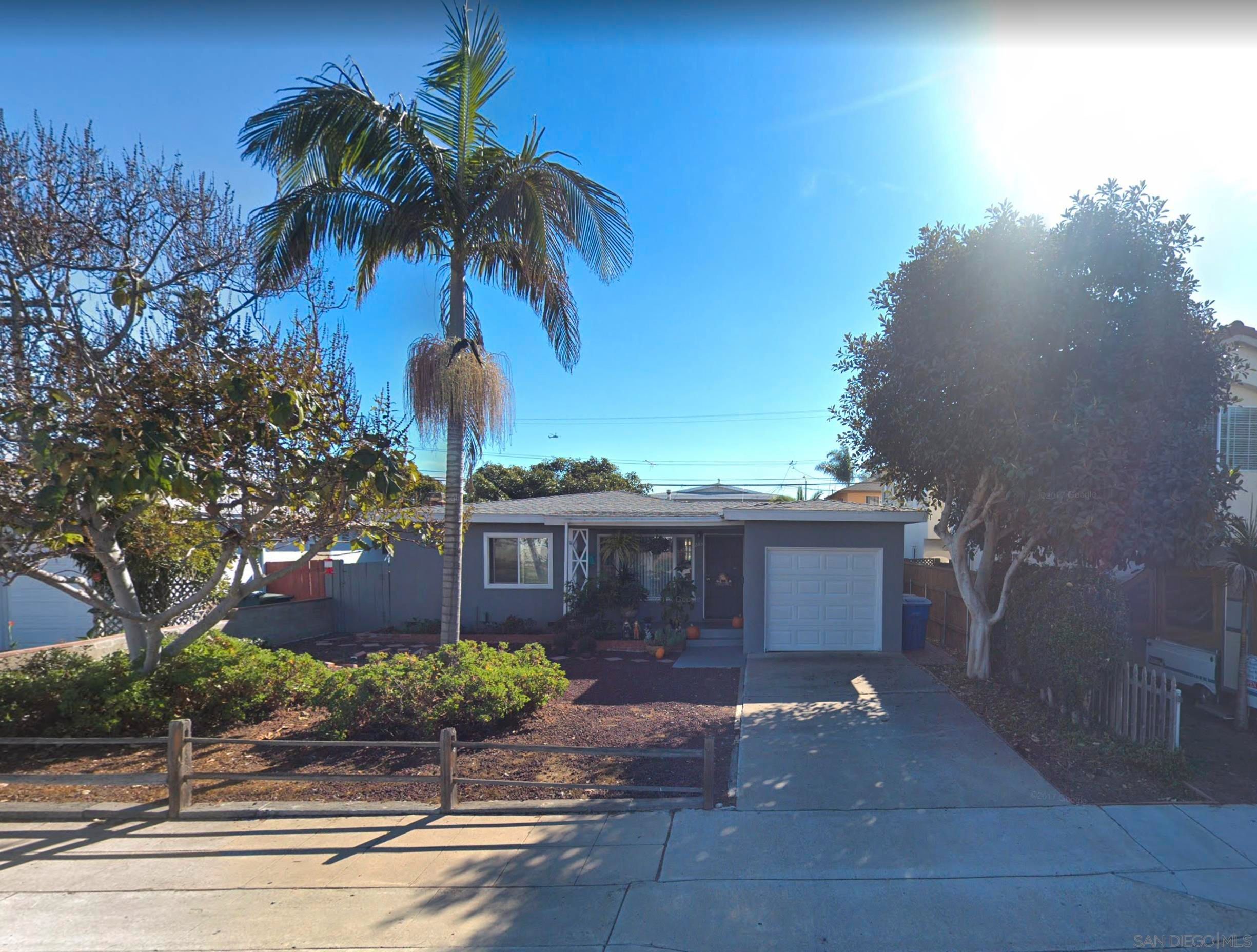 Main Photo: IMPERIAL BEACH House for sale : 3 bedrooms : 283 Ebony Ave