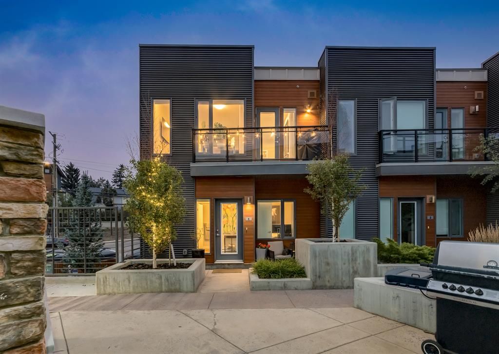 Main Photo: 1 71 34 Avenue SW in Calgary: Parkhill Row/Townhouse for sale : MLS®# A2040634