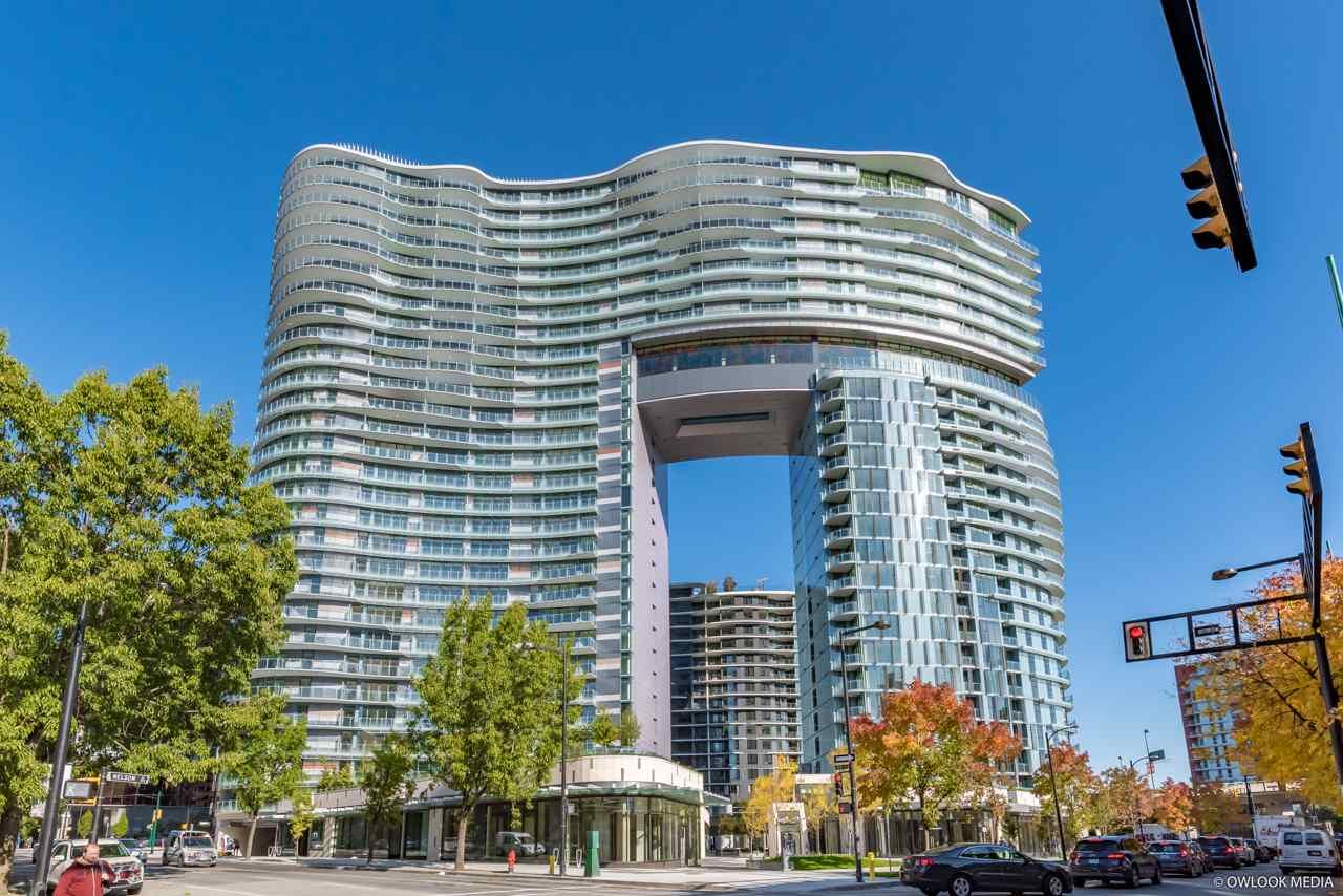 Main Photo: 812 89 NELSON Street in Vancouver: Yaletown Condo for sale in "THE ARC" (Vancouver West)  : MLS®# R2504656