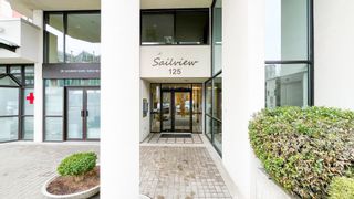 Photo 3: 702 125 W 2ND Street in North Vancouver: Lower Lonsdale Condo for sale in "SAILVIEW" : MLS®# R2854925