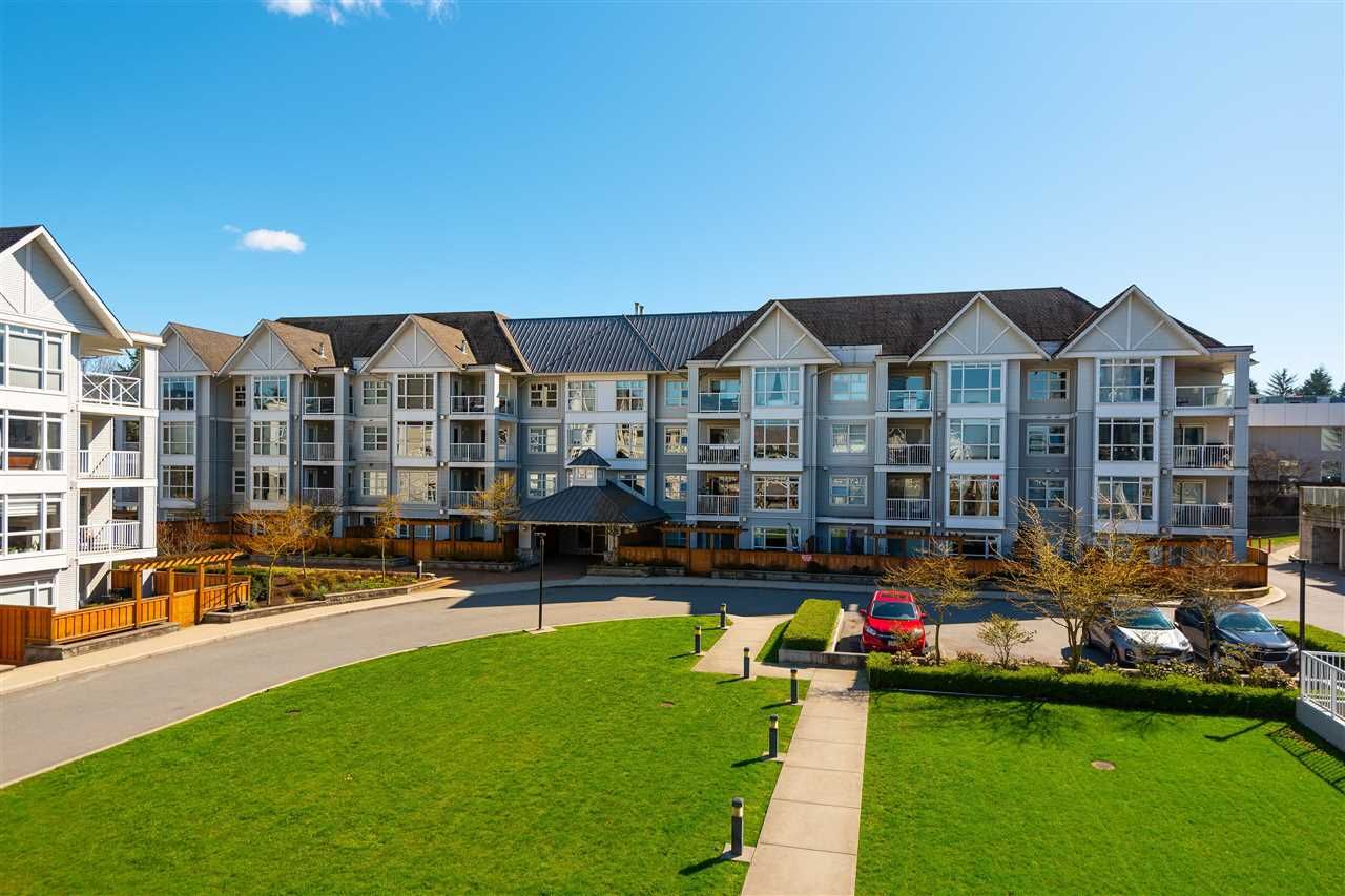 Main Photo: 405 3148 ST JOHNS STREET in Port Moody: Port Moody Centre Condo for sale : MLS®# R2597044
