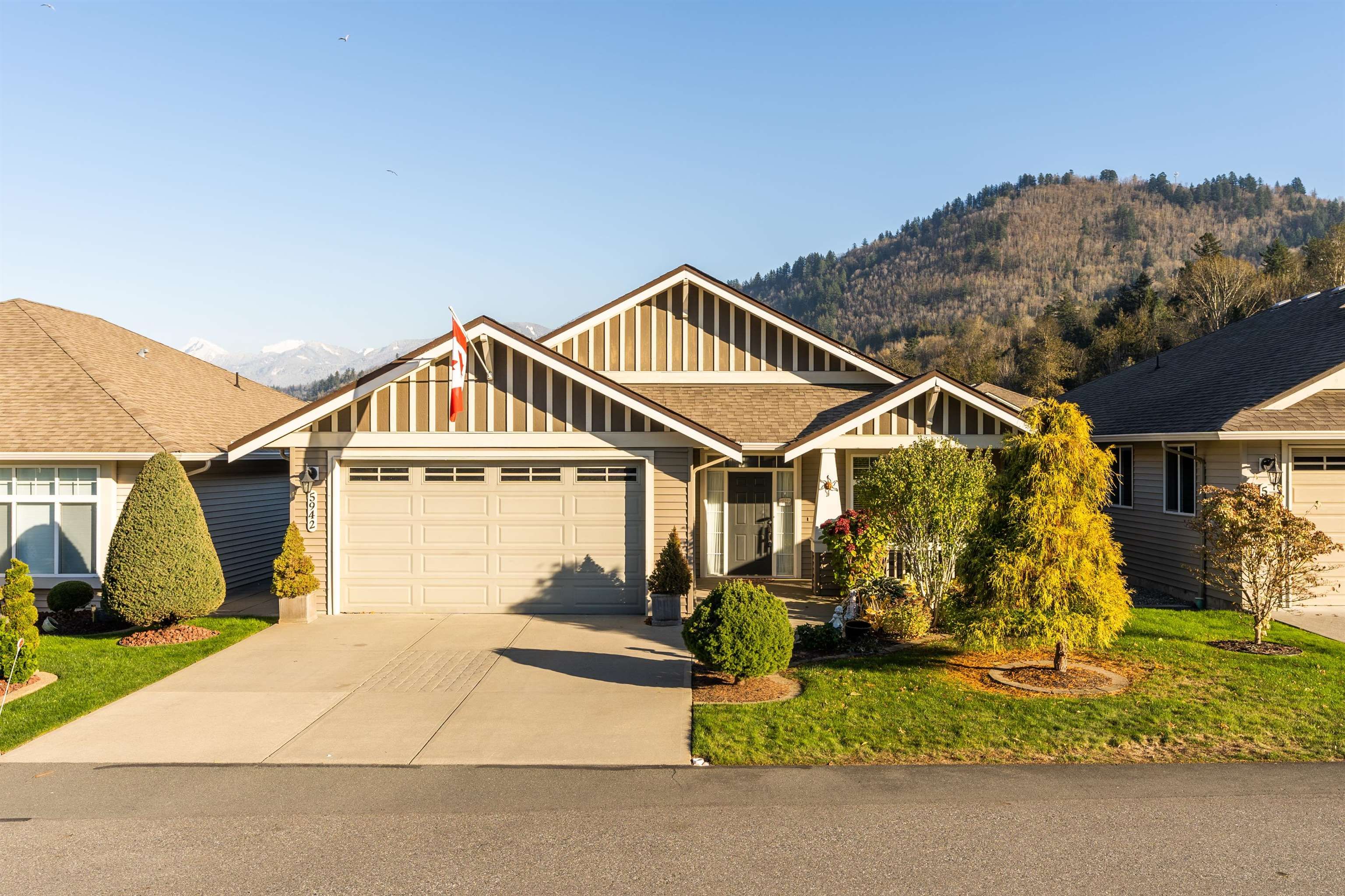 Main Photo: 5942 RIVERSTONE Street in Chilliwack: Sardis South House for sale in "Stoney Creek Ranch" (Sardis)  : MLS®# R2848515