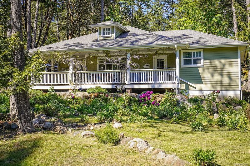 FEATURED LISTING: 7906 Plumper Way Pender Island