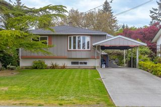 Photo 1: 972 McBriar Ave in Saanich: SE Lake Hill House for sale (Saanich East)  : MLS®# 930910