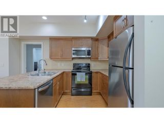 Photo 3: 850 Saucier Avenue Unit# 122 in Kelowna: House for sale : MLS®# 10309783