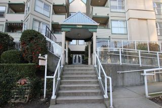 Photo 2: 404 509 CARNARVON Street in New Westminster: Downtown NW Condo for sale in "HILLSIDE PLACE" : MLS®# R2226244