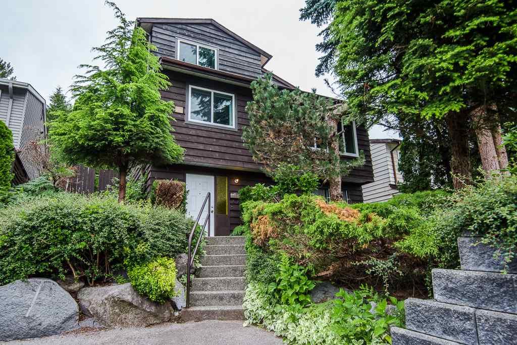 Main Photo: 776 APPLEYARD Court in Port Moody: North Shore Pt Moody House for sale : MLS®# R2280088