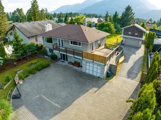 Photo 1: 40163 DIAMOND HEAD Road in Squamish: Garibaldi Estates House for sale in "GARIBALDI ESTATES - VLA PROPERTY" : MLS®# R2738653