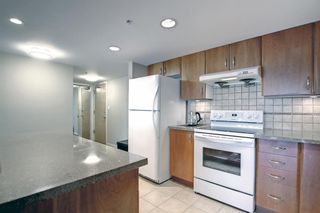 Photo 5: 801 1078 6 Avenue SW in Calgary: Downtown West End Apartment for sale : MLS®# A1214813