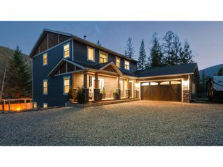 Photo 1: 4817 GOAT RIVER NORTH ROAD in Creston: House for sale : MLS®# 2476198