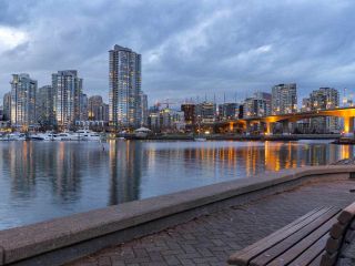 Photo 1: 120 525 WHEELHOUSE Square in Vancouver: False Creek Condo for sale in "HENLEY COURT" (Vancouver West)  : MLS®# R2247737